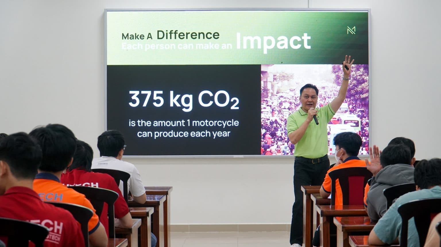 MET step into “i – UniTour” 2024 to Hutech Institute of Technology