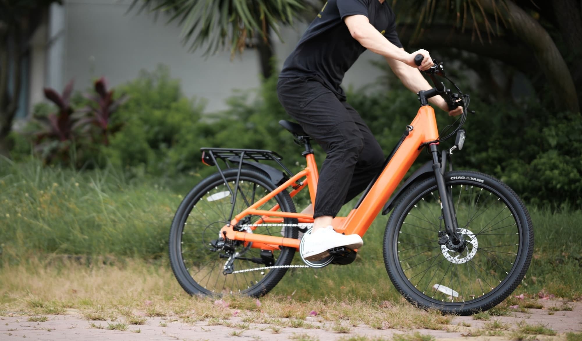 Hình ảnh người đàn ông sử dụng MB 1